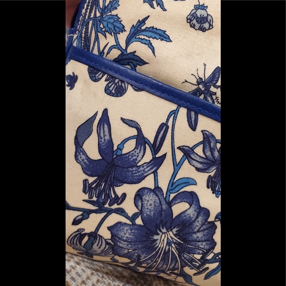 RARE Gucci blue & cream shoulder bag Gucci Italy & Crest on left - Picture 6 of 16